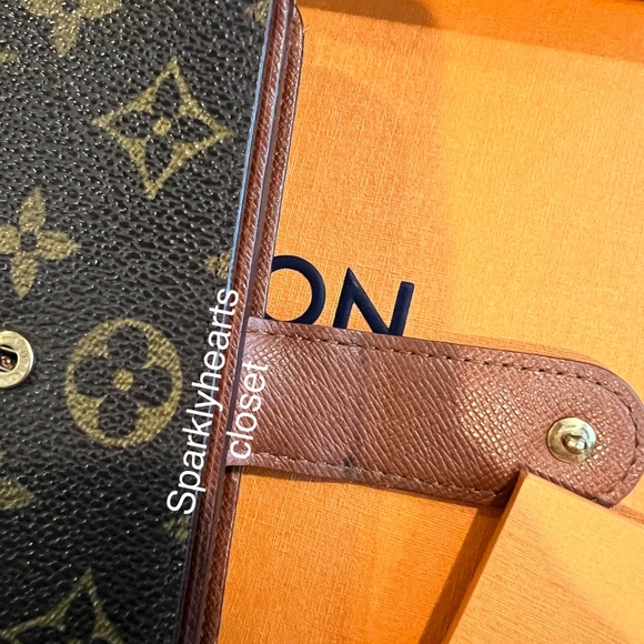 Louis Vuitton Zippe Bifold Wallet - Picture 10 of 15